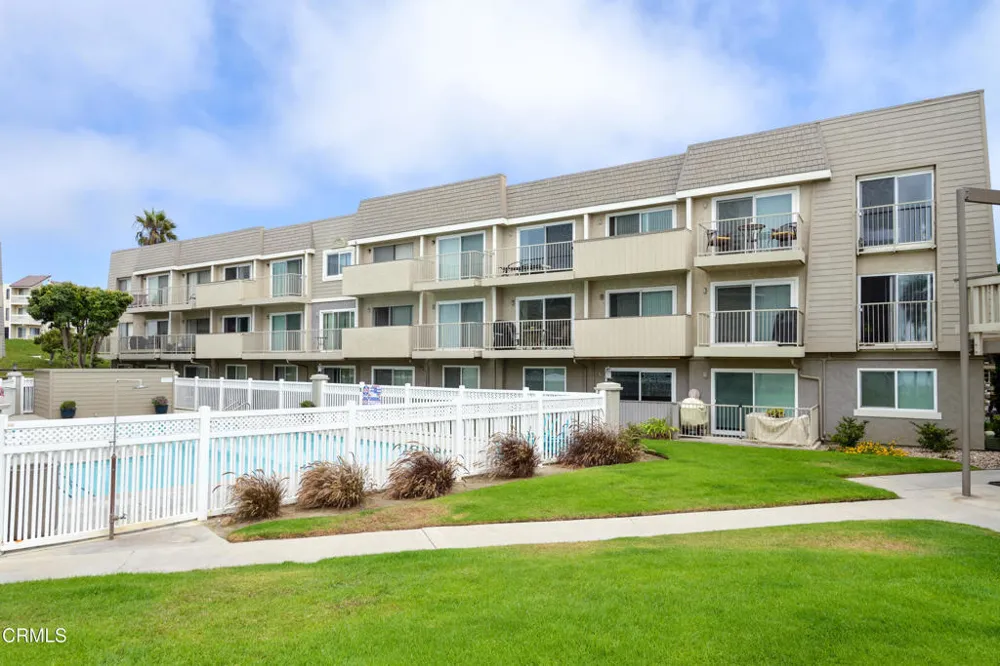 257 E Surfside Drive Port Hueneme, CA 93041