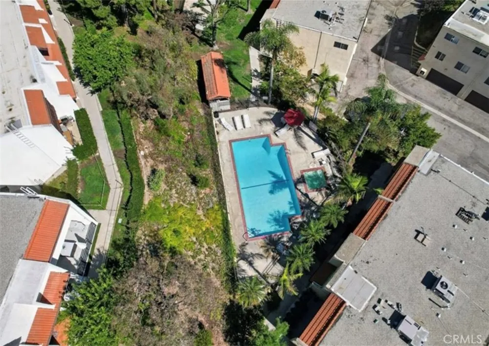 8008 Via Verona Burbank, CA 91504