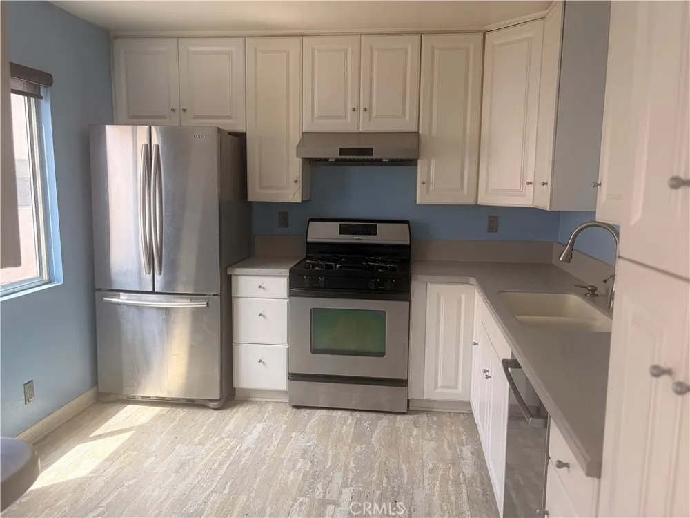 8008 Via Verona Burbank, CA 91504