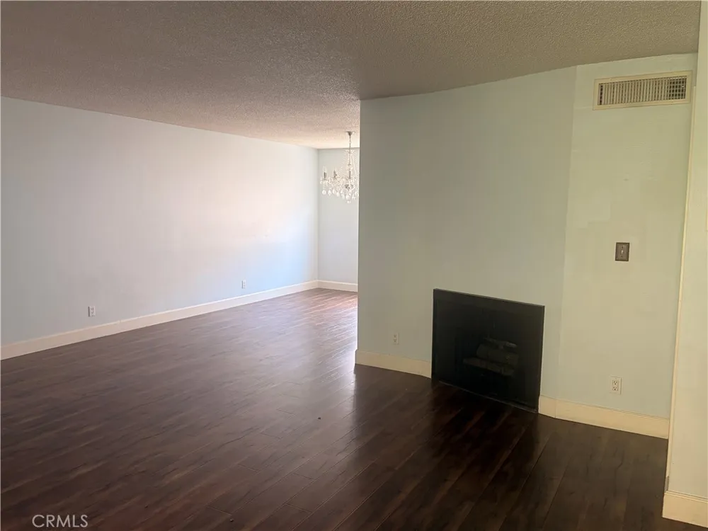 8008 Via Verona Burbank, CA 91504
