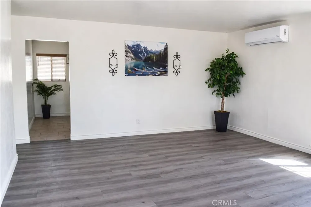 5474 San Bernardino Montclair, CA 91763