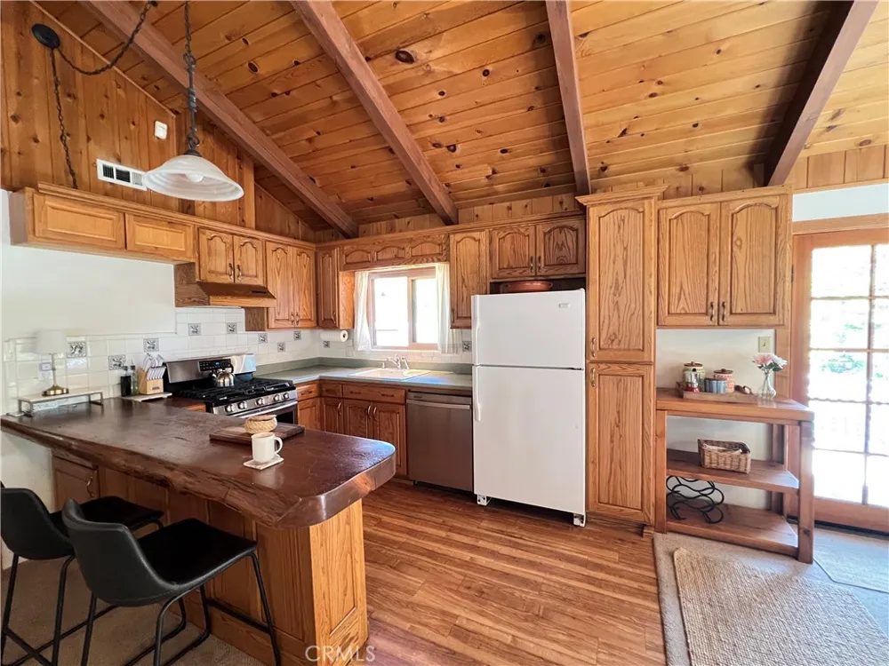 253 La Casita Twin Peaks, CA 92391