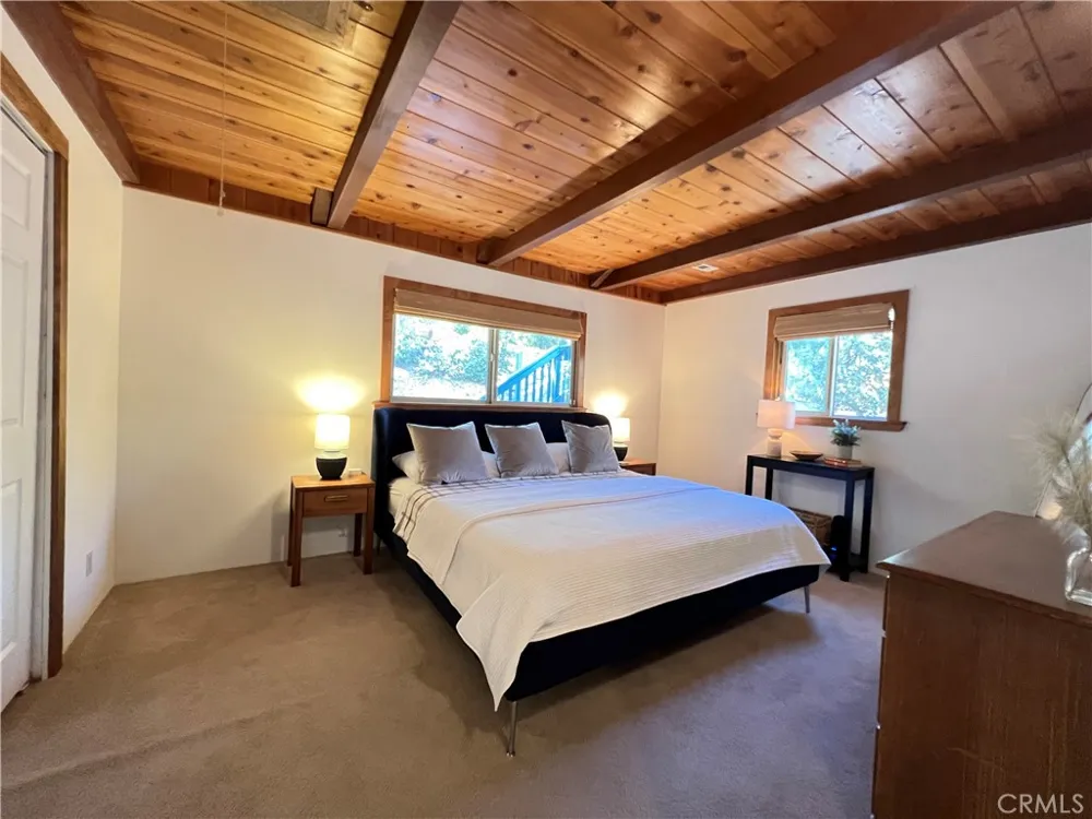 253 La Casita Twin Peaks, CA 92391