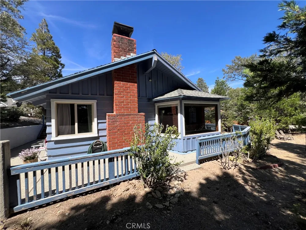 253 La Casita Twin Peaks, CA 92391