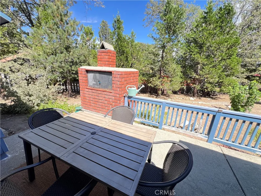 253 La Casita Twin Peaks, CA 92391