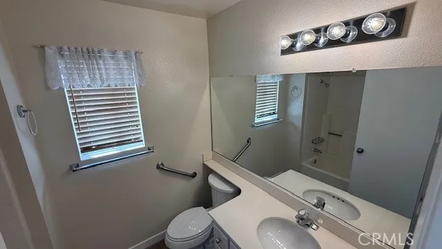 6384 Colonial Banning, CA 92220