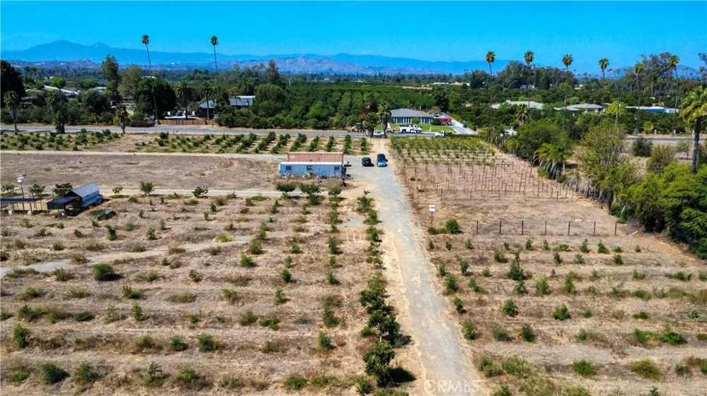 2523 Jefferson Street Riverside, CA 92504