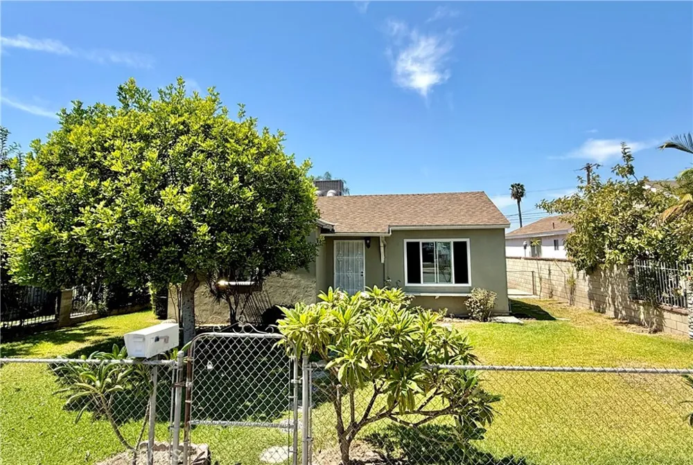 5125 Landis Baldwin Park, CA 91706