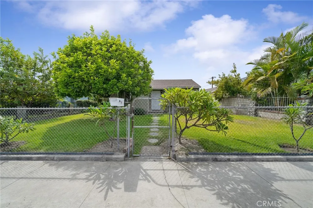 5125 Landis Baldwin Park, CA 91706