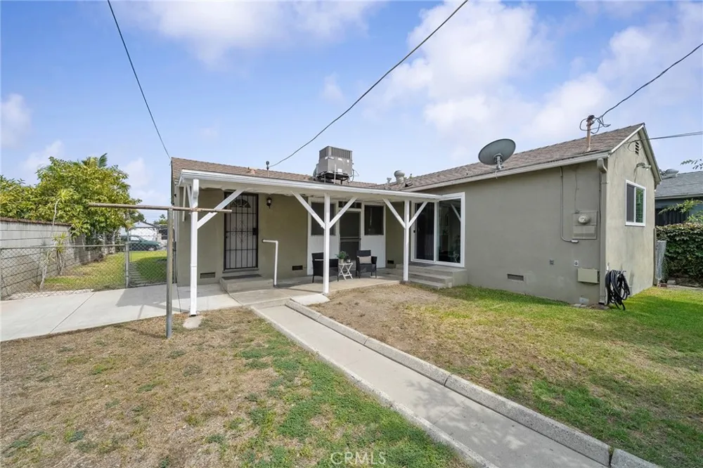 5125 Landis Baldwin Park, CA 91706