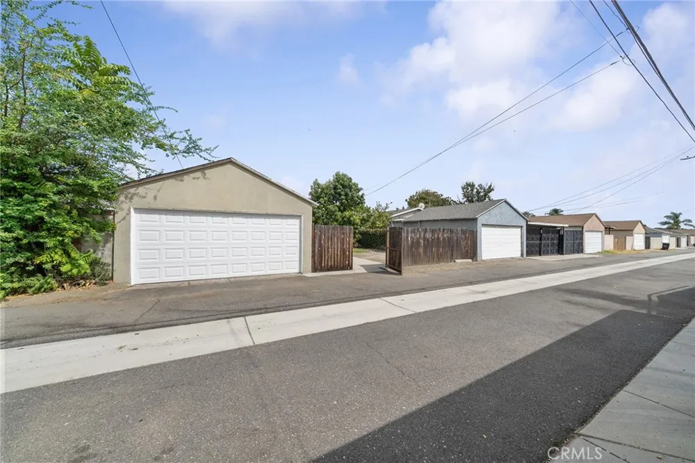 5125 Landis Baldwin Park, CA 91706