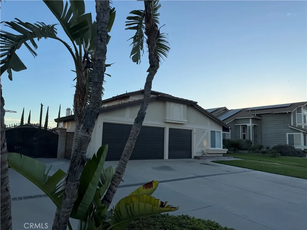 1551 W Via Bello Drive Rialto, CA 92377