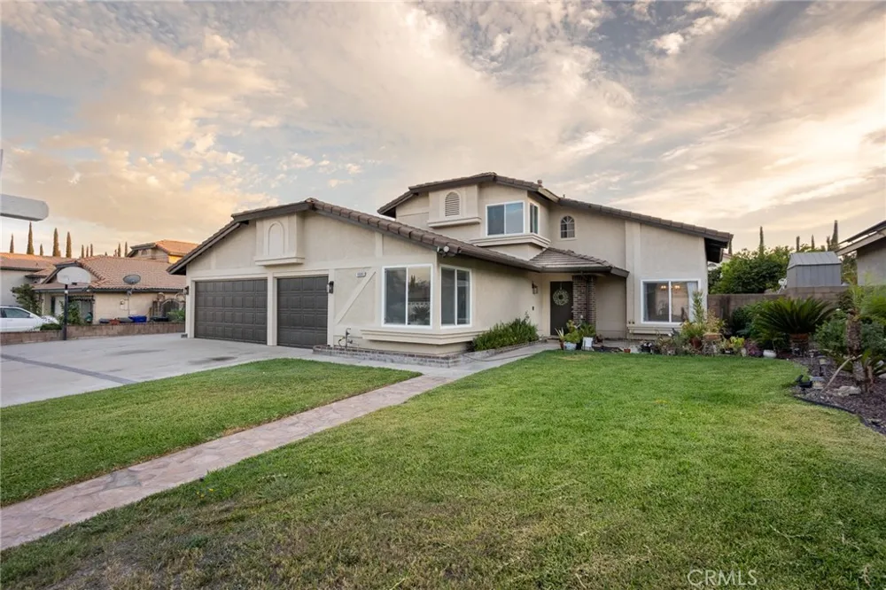 1551 W Via Bello Drive Rialto, CA 92377