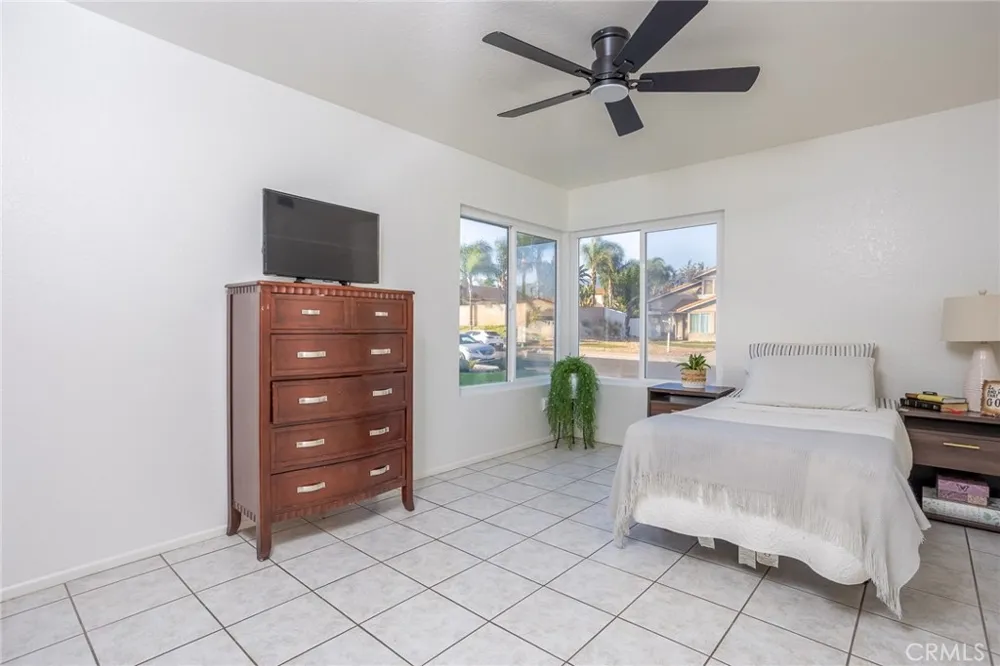 1551 W Via Bello Drive Rialto, CA 92377