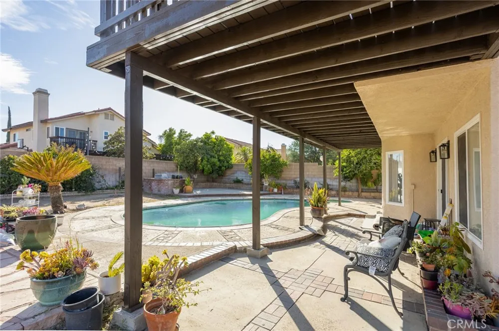 1551 W Via Bello Drive Rialto, CA 92377