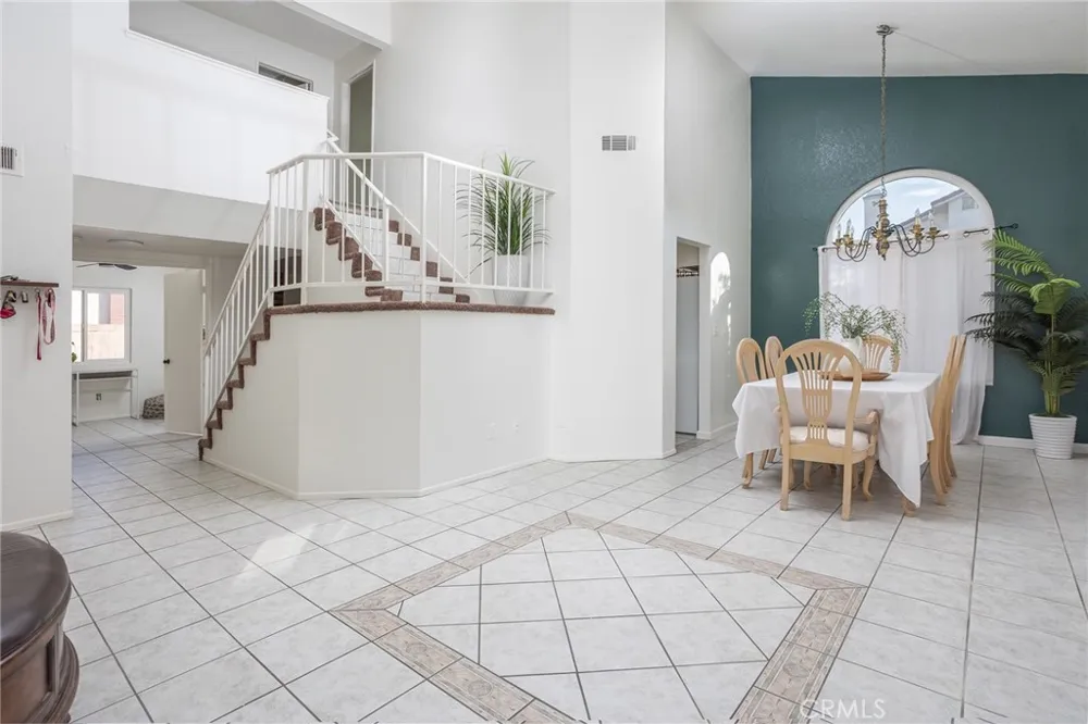 1551 W Via Bello Drive Rialto, CA 92377