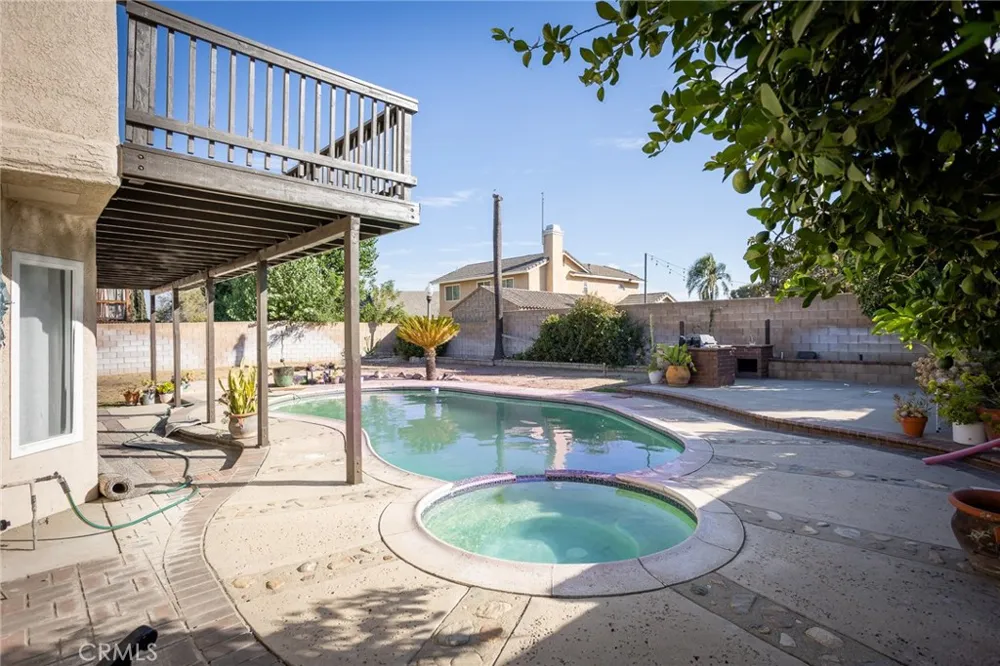 1551 W Via Bello Drive Rialto, CA 92377