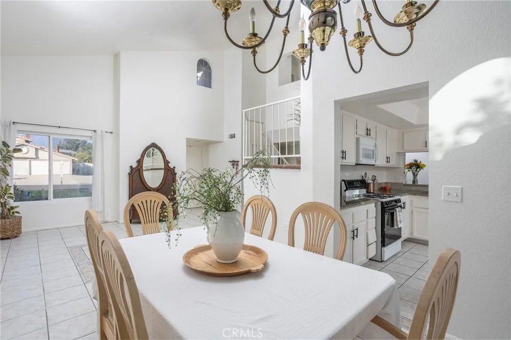 1551 W Via Bello Drive Rialto, CA 92377