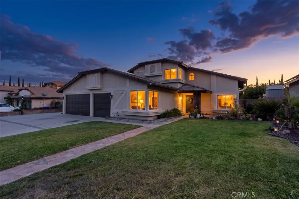 1551 W Via Bello Drive Rialto, CA 92377