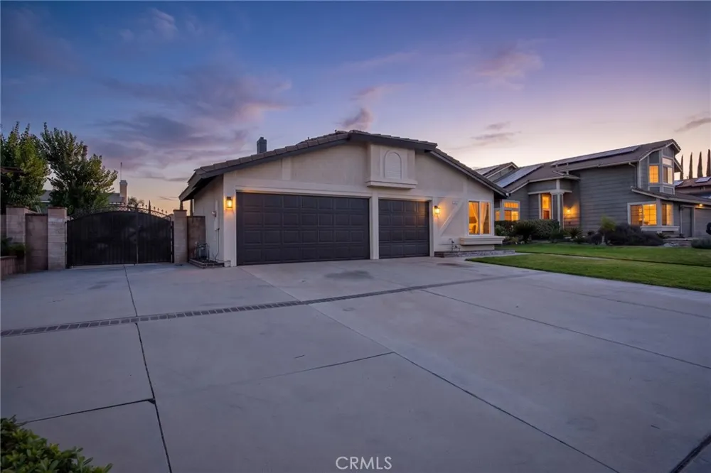 1551 W Via Bello Drive Rialto, CA 92377