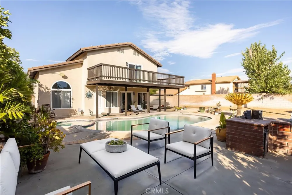 1551 W Via Bello Drive Rialto, CA 92377