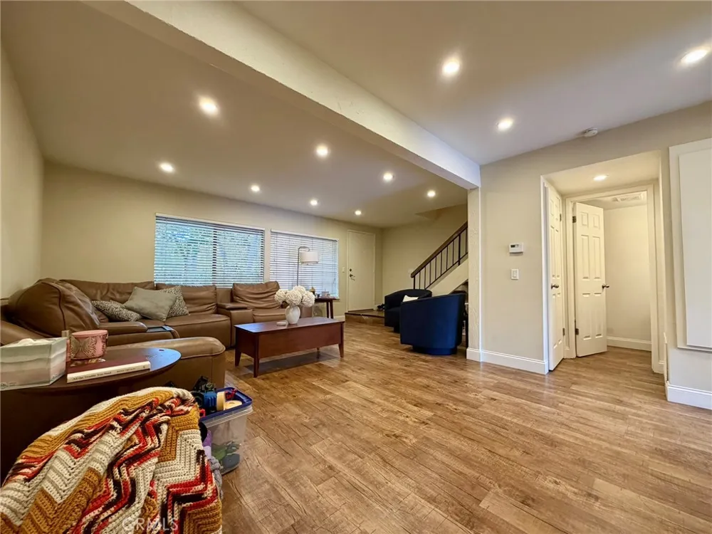 618 Briarwood Lane San Dimas, CA 91773