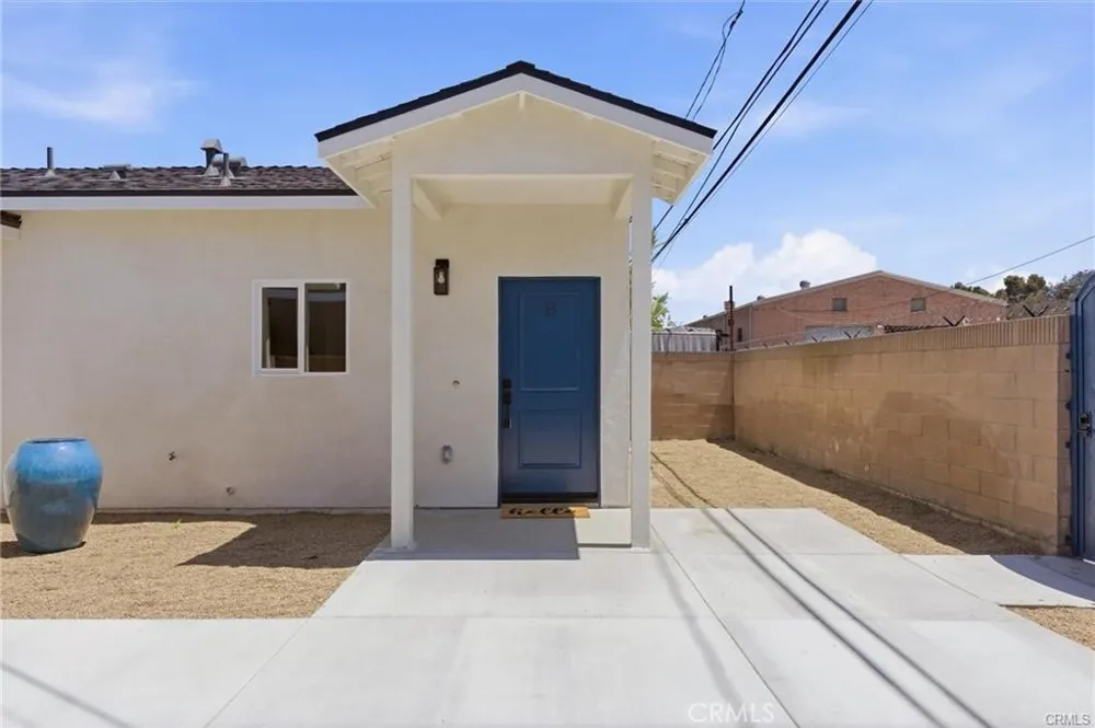 2155 Euclid Avenue #B Long Beach, CA 90815
