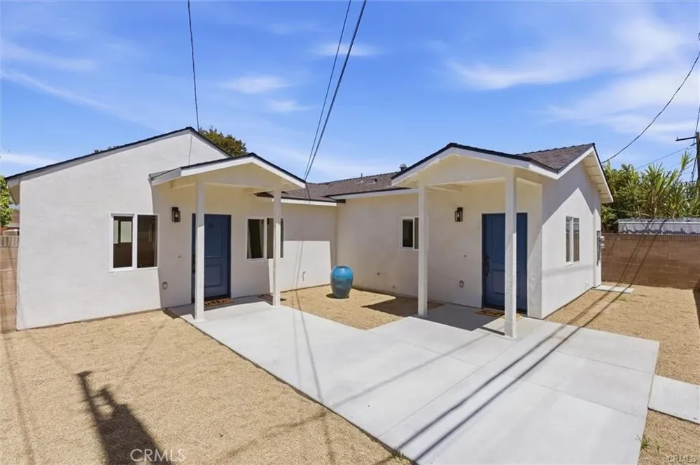 2155 Euclid Avenue #B Long Beach, CA 90815