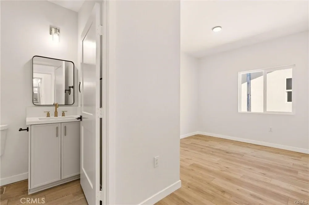 2155 Euclid Avenue #B Long Beach, CA 90815