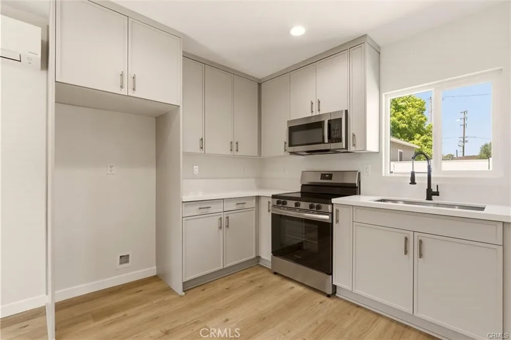 2155 Euclid Avenue #A Long Beach, CA 90815
