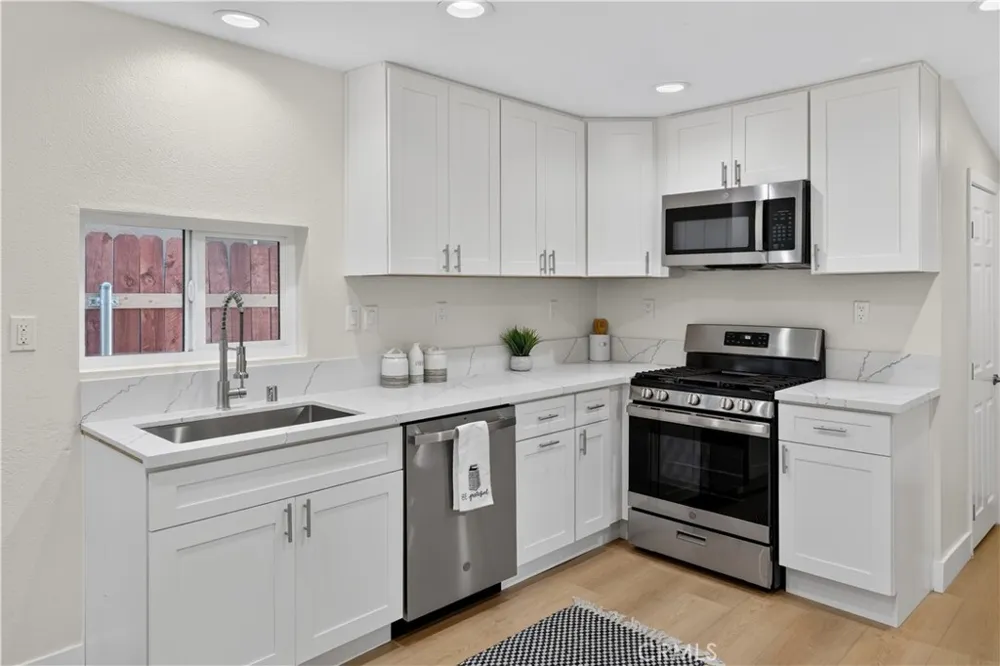 248 W Colton, CA 92324
