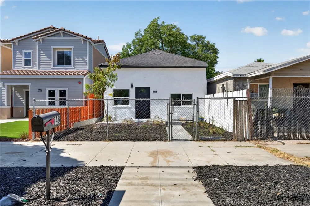 248 W Colton, CA 92324