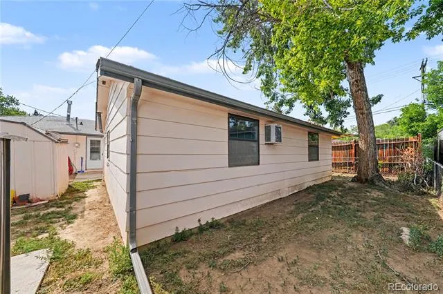 8 Elizabeth Court Longmont, CO 80501