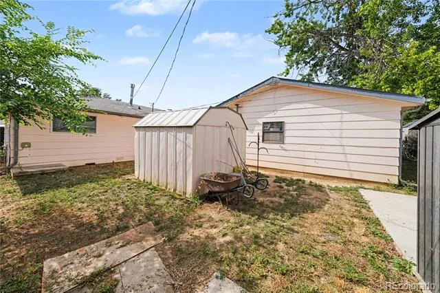 8 Elizabeth Court Longmont, CO 80501