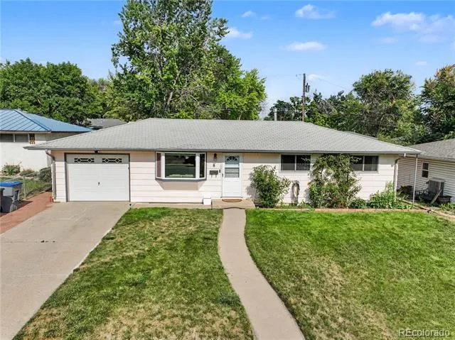 8 Elizabeth Court Longmont, CO 80501