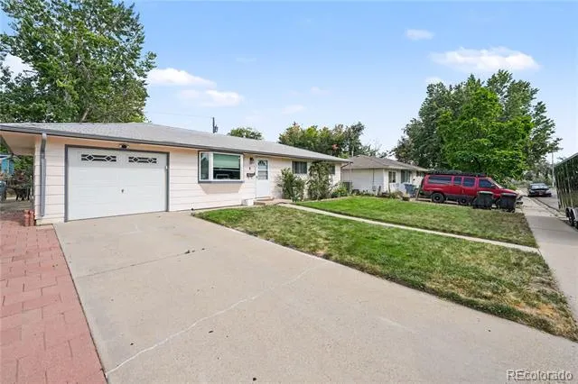 8 Elizabeth Court Longmont, CO 80501