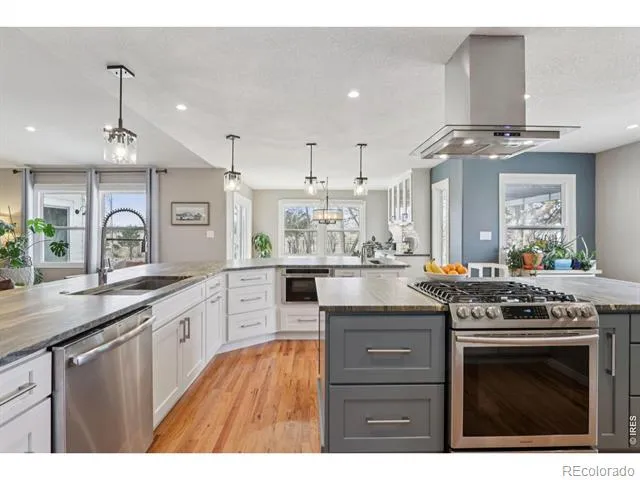 6957 Peppertree Drive Niwot, CO 80503
