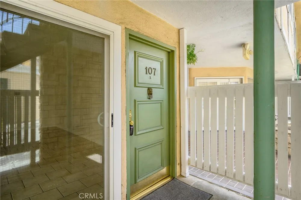 121 Sinclair Avenue #107 Glendale, CA 91206