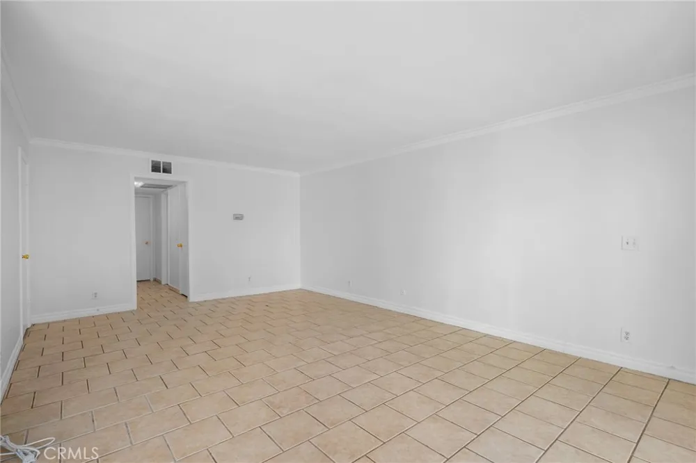 121 Sinclair Avenue #107 Glendale, CA 91206