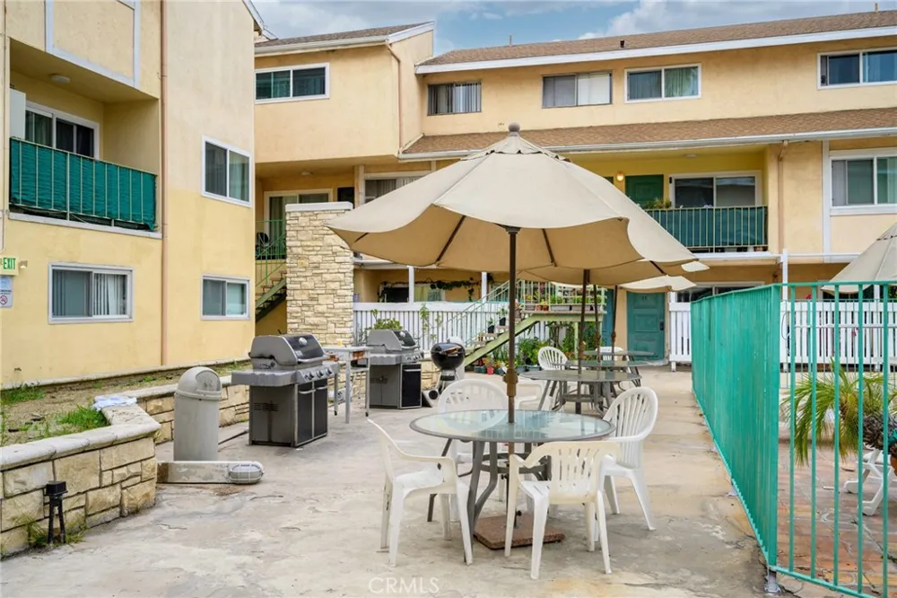 121 Sinclair Avenue #107 Glendale, CA 91206