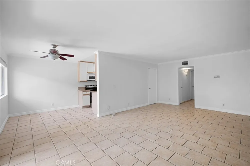 121 Sinclair Avenue #107 Glendale, CA 91206