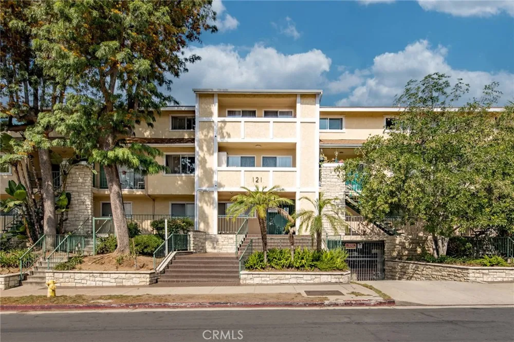 121 Sinclair Avenue #107 Glendale, CA 91206