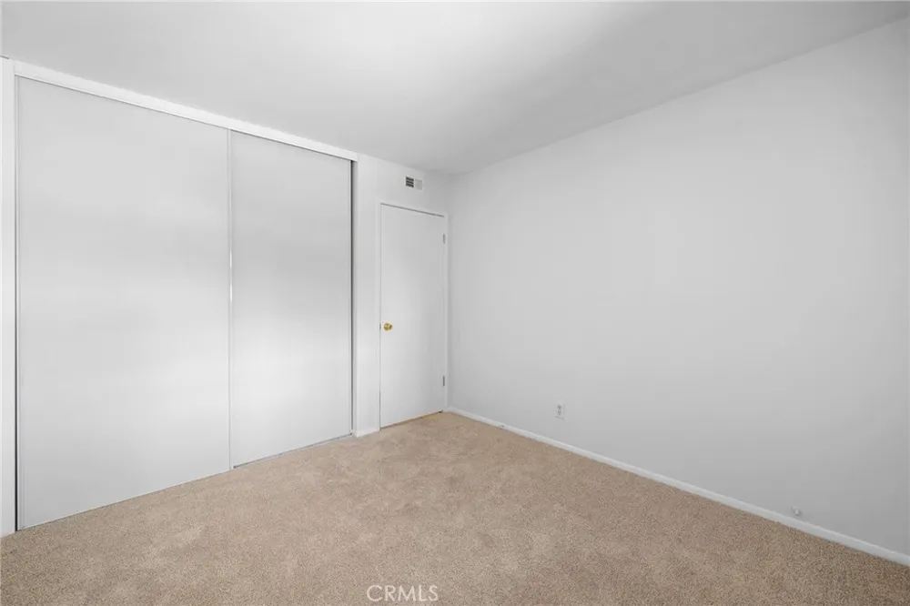 121 Sinclair Avenue #107 Glendale, CA 91206