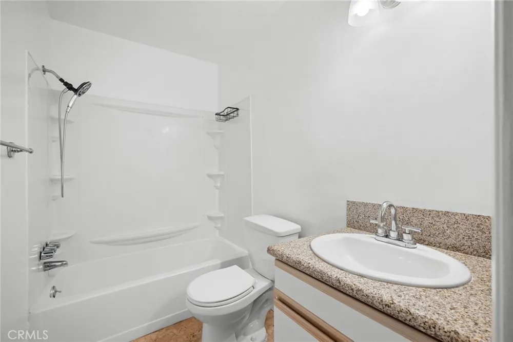 121 Sinclair Avenue #107 Glendale, CA 91206