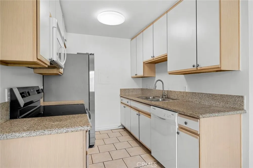 121 Sinclair Avenue #107 Glendale, CA 91206