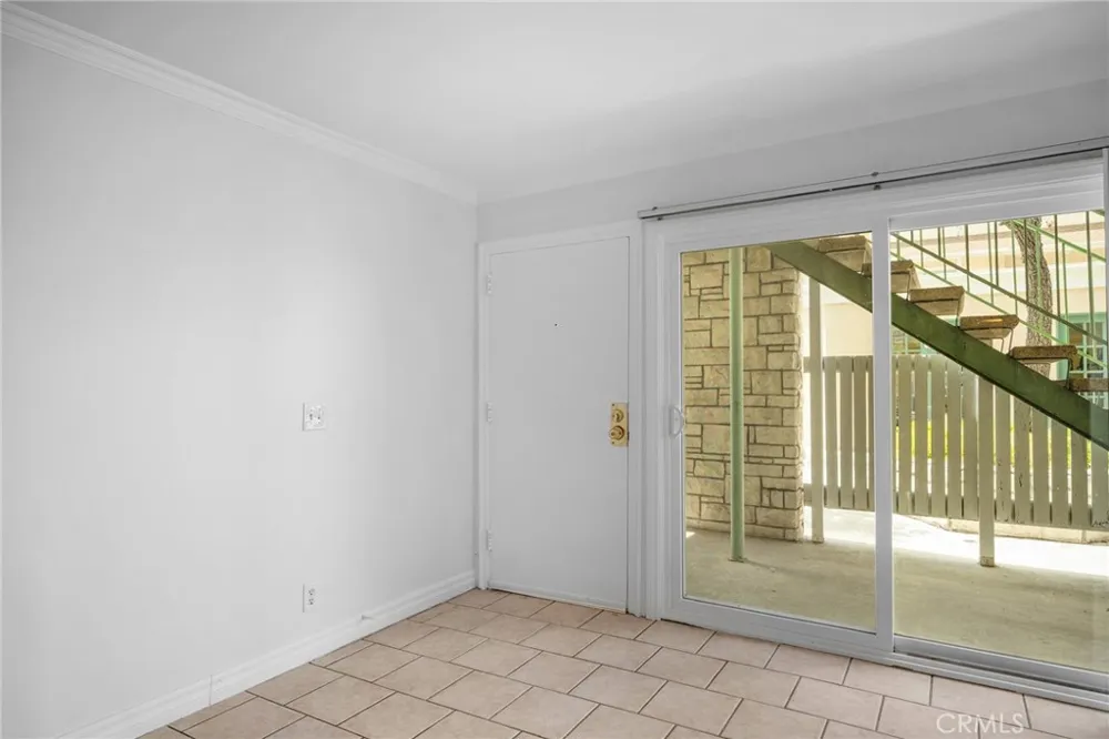 121 Sinclair Avenue #107 Glendale, CA 91206