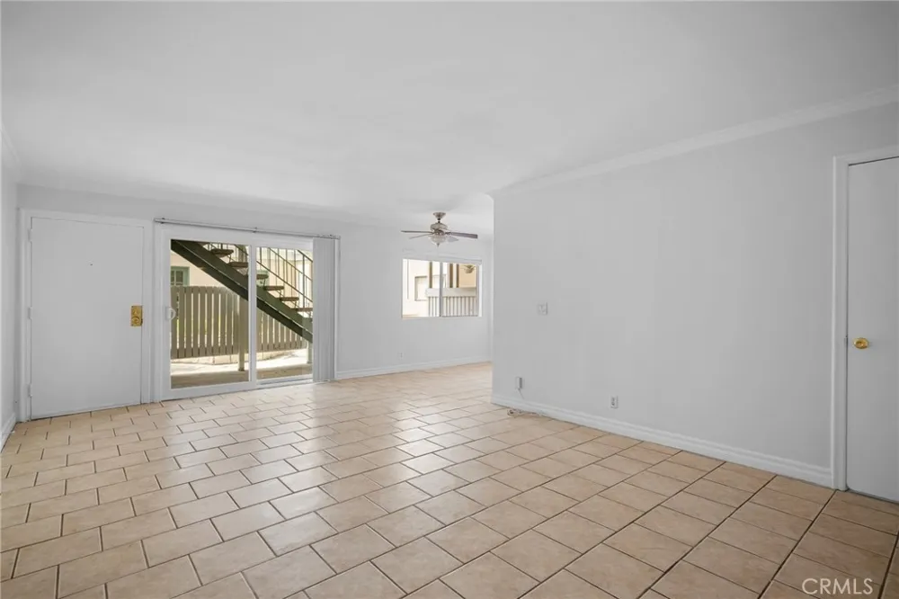 121 Sinclair Avenue #107 Glendale, CA 91206