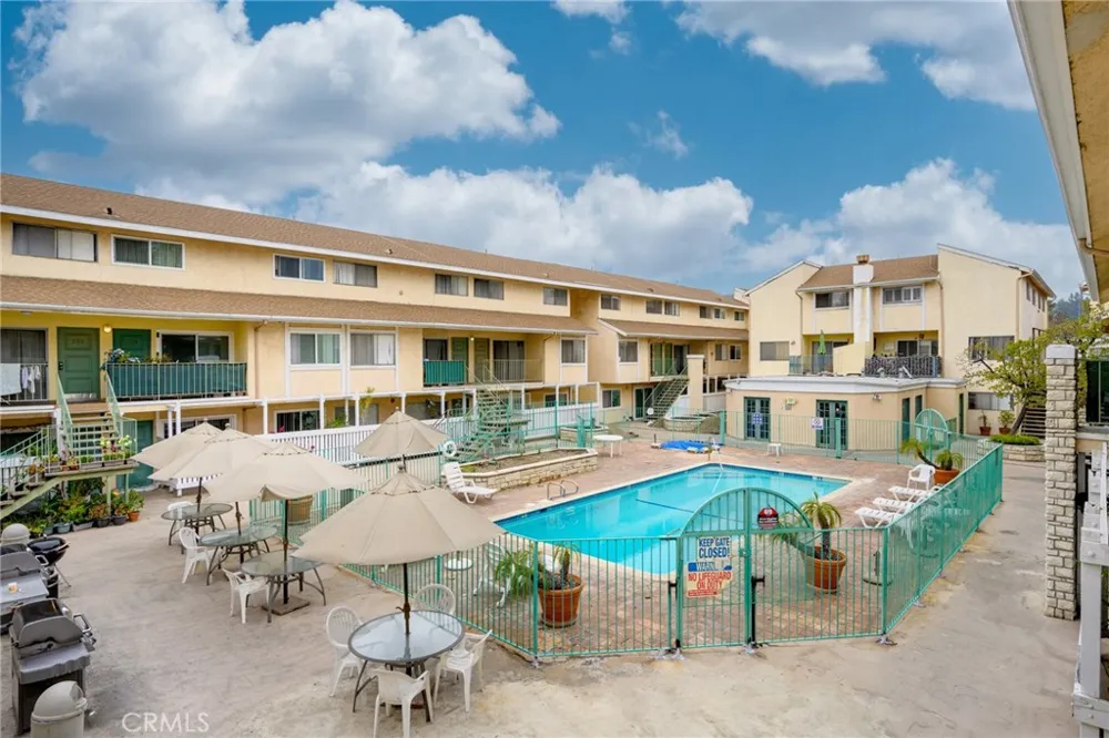 121 Sinclair Avenue #107 Glendale, CA 91206