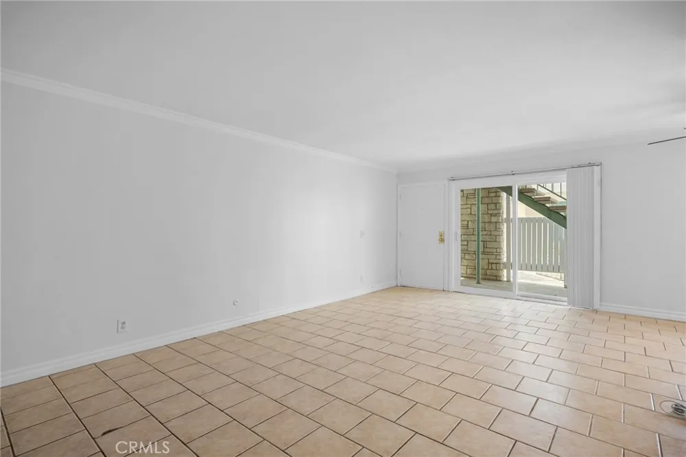 121 Sinclair Avenue #107 Glendale, CA 91206