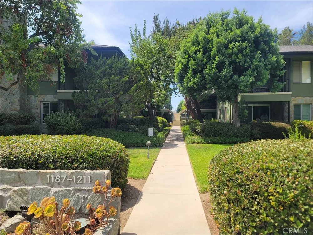 1209 S Orange Grove Avenue Pasadena, CA 91105